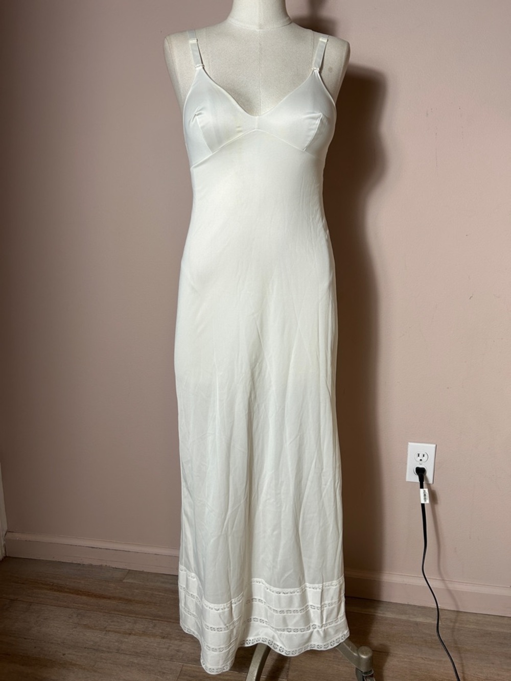 VTG Gossard Artemis Cream Long Slip Dress with Adjustable Straps 80s night gown